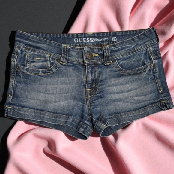 Guess Classic Mid-rise Blue Jean Shorts - Picture 1 of 6